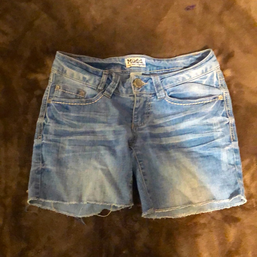 I am selling shorts!